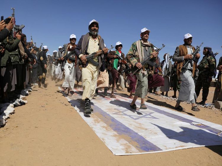 Situasi di Laut Merah Memanas, Houthi Rekrut Puluhan Ribu Pejuang Yaman