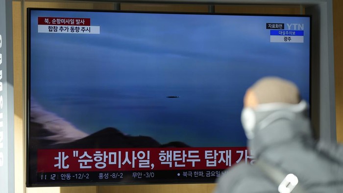 South Korea Koreas Tensions A TV screen shows a report of North Korea's cruise missiles with file footage during a news program at the Seoul Railway Station in Seoul, South Korea, Wednesday, Jan. 24, 2024. South Korea's military says North Korea fired several cruise missiles into waters off its western coast, adding to a provocative run of weapons demonstrations in the face of deepening nuclear tensions with the United States, South Korea and Japan. The part of letters read