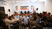 Habiburokhman mengatakan ada narasi sesat yang dibangun bahwa Presiden tidak boleh berpihak karena bisa menggunakan kekuasaan untuk menguntungkan salah satu calon. Dia mengatakan logika tersebut sudah runtuh sejak awal oleh aturan yang ada di UUD 1945.  