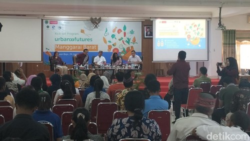 Suasana diskusi pada kegiatan kick off Program Urban Futures di Aula Kantor Bupati Manggarai Barat, di Labuan Bajo, Rabu (24/1/2024) (Ambrosius Ardin)