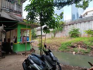 Nggak Nyangka! Warung Makan Unik di Jaksel Bisa Raup Omzet Segini