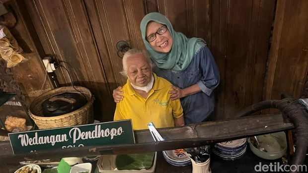 Wedangan Pendhopo di Solo