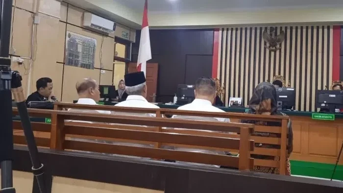 4 mantan anggota DPRD Jambi korupusi uang ketok palu divonis 4 tahun penjara.