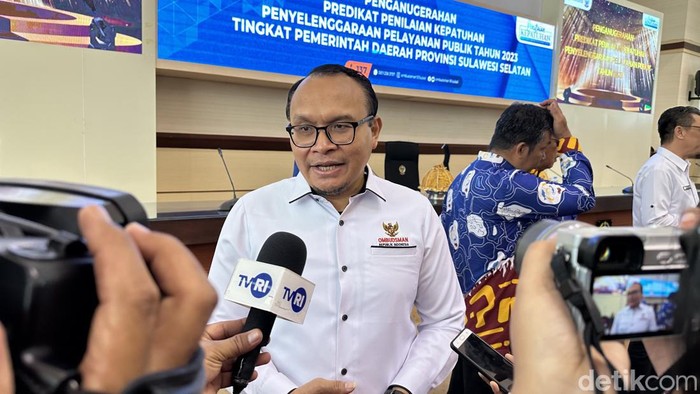 Anggota Ombudsman RI Robert Na Endi Jaweng.