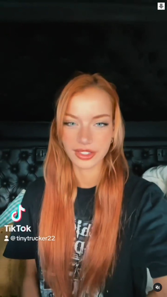 Daysen Havoc dijuluki sebagai hottest trucker ever oleh para penggemar. Wanita tersebut memang punya penampilan cantik dan seksi yang tidak biasa untuk profesi supir yang didominasi pria. Foto: TikTok Daysen Havoc
