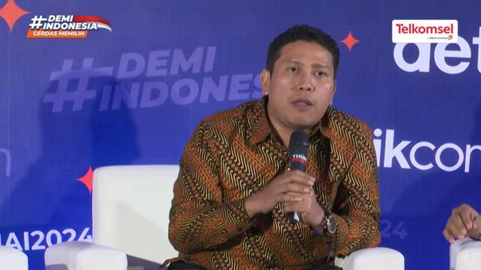 Ketua KPU DIY Ahmad Shidqi saat memberikan penjelasan dalam sesi pertama #DemiIndonesia Cerdas Memilih yang digelar di Karaton Ballrom Royal Ambarrukmo Jogja, Kamis (25/1/2024) siang.