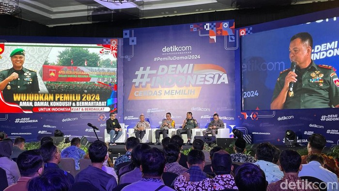 Pangdam IV/Diponegoro, Mayjen Tandyo Budi Revita saat jadi pembicara dalam acara #DemiIndonesia Cerdas Memilih edisi Jogja di Karaton Ballrom Royal Ambarrukmo Jogja, Kamis (25/1/2024).