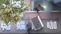 Sekitar 12 orang, menurut laporan Xinhua, telah ditahan dan sedang diselidiki kepolisian atas dugaan peran mereka dalam kebakaran tersebut. Kebakaran itu terjadi hanya beberapa hari setelah kebakaran hebat lainnya menghanguskan sebuah asrama sekolah di Provinsi Henan yang menewaskan 13 siswa. Sebanyak tujuh staf sekolah telah ditahan polisi terkait kebakaran itu.