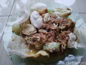 Manis Gurih Gado-Gado Nurudin Khas Cirebon