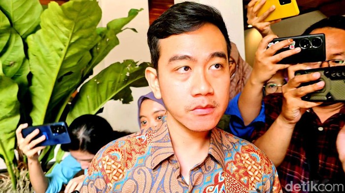 Gibran Rakabuming Raka ditemui di Balai Kota Solo, Kamis (25/1/2024).