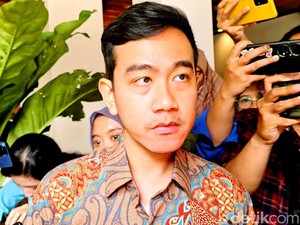 Gibran Rakabuming Respons Viral Pose 2 Jari dari Mobil Kepresidenan