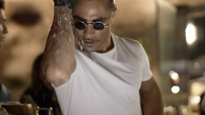 Gokil! Salt Bae Pamer Tagihan Makan Pelanggan Sampai Rp 1,7 Miliar