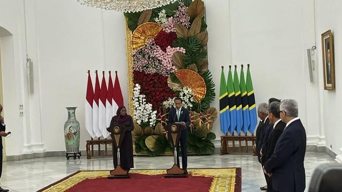 Jokowi dengan Samia Suluhu Hassan