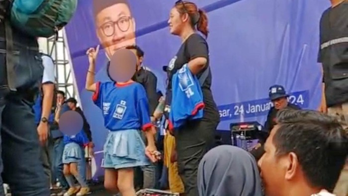 Kampanye PAN di Makassar diduga melibatkan anak bawah umur.