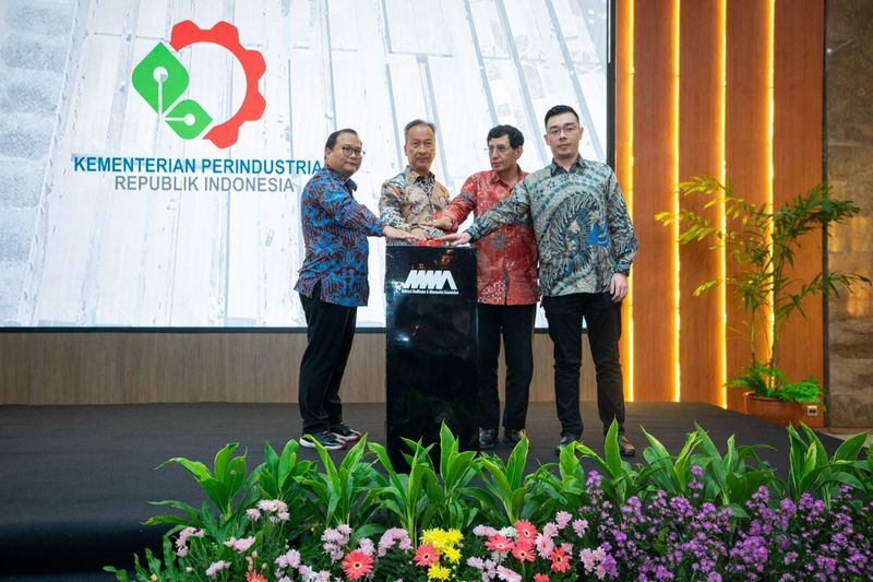 Kemenperin terus mendukung aktivitas industri modifikasi kendaraan di Indonesia agar dapat tumbuh dan berkembang dengan berbagai kreativitas dan inovasinya.