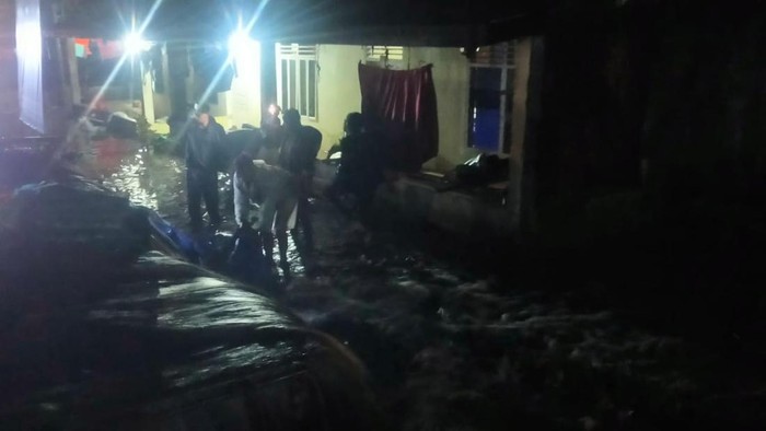 Kondisi banjir di Dairi. (Foto: Istimewa).