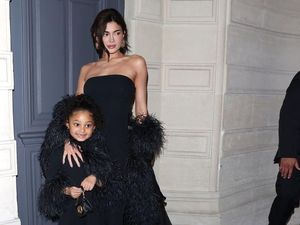 Kylie Jenner Alami Depresi Pascamelahirkan, Sampai Kesulitan Cari Nama Anak