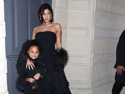 Kylie Jenner Alami Depresi Pascamelahirkan, Sampai Kesulitan Cari Nama Anak