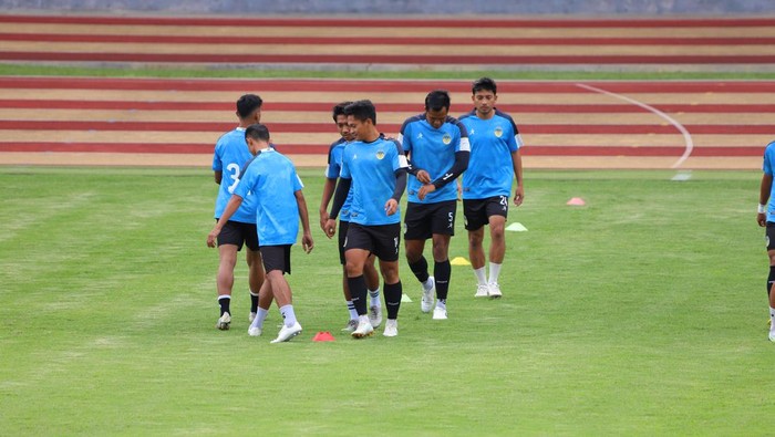 Latihan PSIM Jogja jelang menghadapi Semen Padang di Stadion Mandala Krida, Jogja, Kamis (25/1/2024).