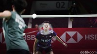Di gim kedua, Anthony Ginting yang merupakan unggulan ketiga di Indonesia Masters 2024 ini mendapatkan perlawanan lebih alot dari Leong Jun Hao, pemain peringkat 37 dunia yang lolos ke babak utama lewat kualifikasi. Perebutan poin berjalan sengit. 