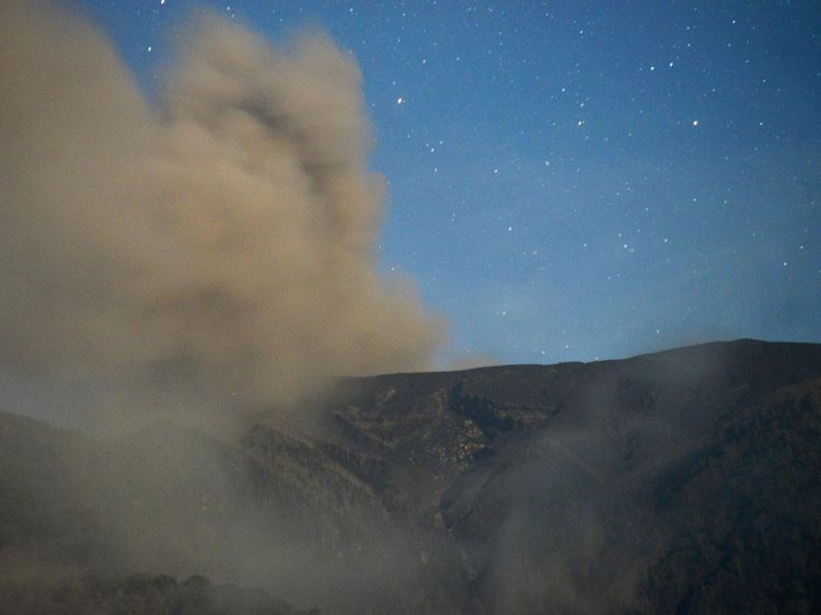 Hati-hati! Siaga Darurat Marapi Diperpanjang 1 Bulan