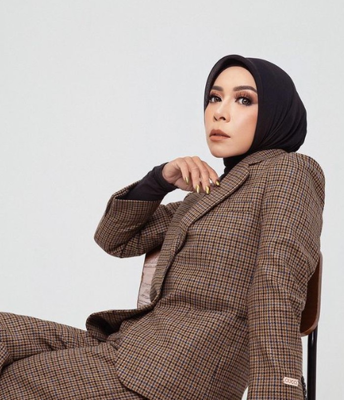 Melly Goeslaw Melly Goeslaw