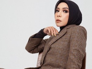 Video: Melly Goeslaw Bikin 11 Lagu Untuk Film Rangga & Cinta