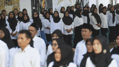Momen Pelantikan 5,7 Anggota KPPS Serentak di Berbagai Wilayah Indonesia
