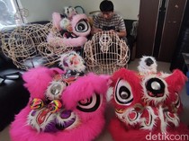 Perajin Kepala Barongsai di Sidoarjo Kebanjiran Pesanan Jelang Imlek