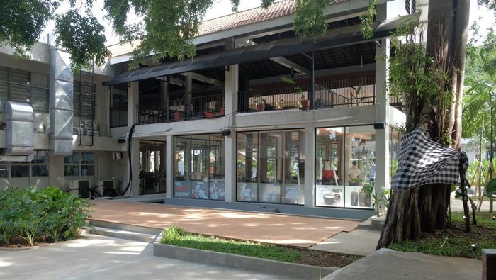 Potret Lahan Nganggur Disulap Jadi Kawasan Resto Ala Bali Peruri mendorong peningkatan optimalisasi aset. Salah satunya bangunan di daerah Fatmawati, Jaksel, yang diubah menjadi restoran bernuansa Bali.