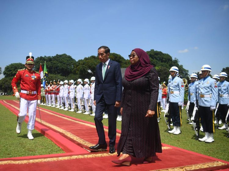 Momen Jokowi Terima Kunjungan Presiden Tanzania di Istana Bogor