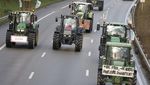 Protes Aturan dan Upah, Petani di Prancis Blokir Jalan dengan Traktor