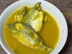 Resep Gulai Ikan Mas Kuah Santan Kuning yang Berempah Gurih