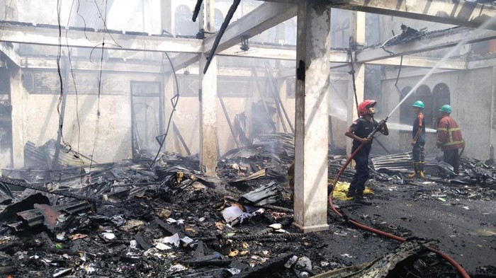 Sejumlah ruangan pondok pesantren Babul Maqfirah Kecamatan Kuta Baro, Aceh Besar terbakar. (Foto: dok BPBD Aceh Besar).