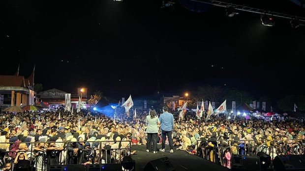 Sekitar 20 ribuan orang ikut meramaikan Konser Indonesia Maju bersama Prabowo-Gibran di Terminal Panti, Kabupaten Pasaman, Sumatera Barat (Sumbar). (Dok Istimewa)