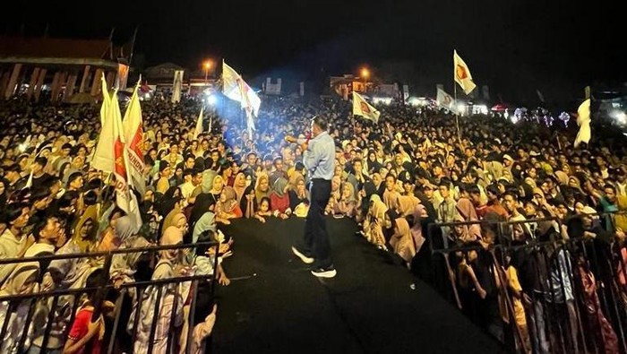 Sekitar 20 ribuan orang ikut meramaikan Konser Indonesia Maju bersama Prabowo-Gibran di Terminal Panti, Kabupaten Pasaman, Sumatera Barat (Sumbar). (Dok Istimewa)