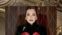Reza Artamevia menghebohkan publik setelah mengaku ingin mundur jadi caleg. Dirinya mengaku capek dan sudah tidak bisa menikmati dunia politik lagi. Foto: Instagram @rezaartameviaofficial