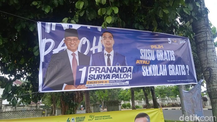 Spanduk bertuliskan pilih susu gratis atau sekolah gratis muncul di Medan