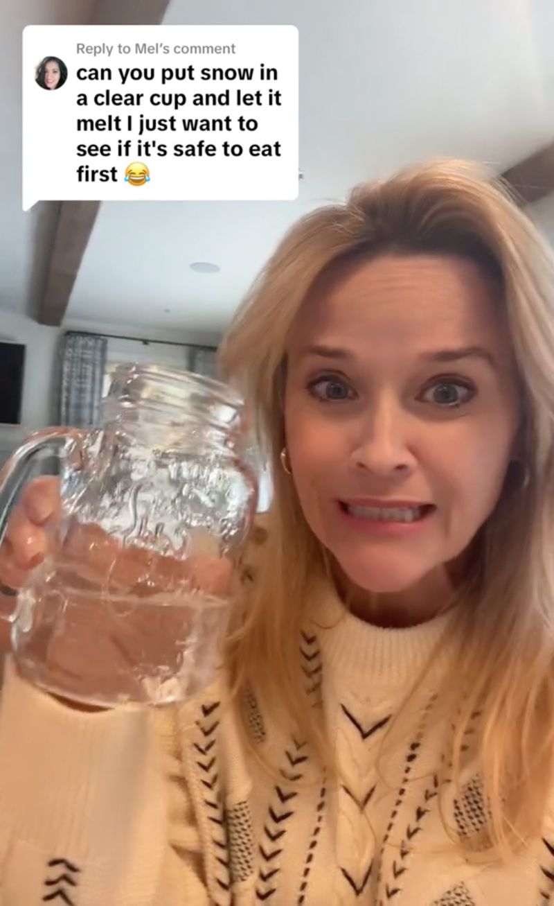 Unik! Reese Witherspoon Doyan Makan  Salju Pakai Bahan Ini