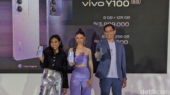 Vivo Y100 5G menjadi gebrakan Vivo di tahun 2024 dengan tampilan elegan. Smartphone ini menjadi primadona baru di kelas menengah yang mantap. Foto: Virgina Maulita Putri/detikINET