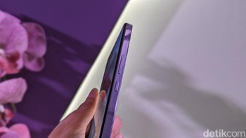 Ponsel ini juga mengusung desain 2.5D Metallic Frame dengan ketebalan 7,99 mm. Ponsel ini menjalankan chipset Snapdragon 4 Gen 2. Foto: Virgina Maulita Putri/detikINET