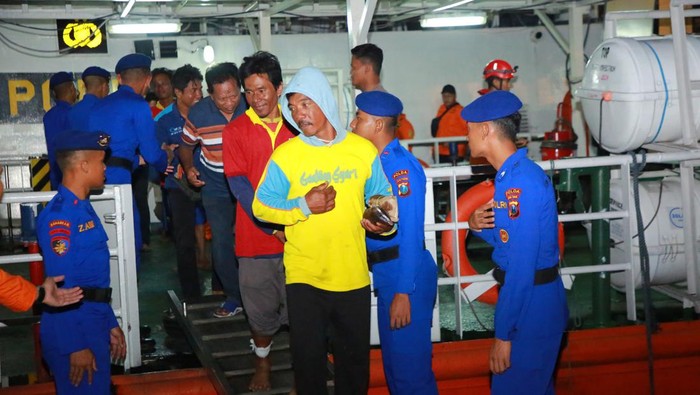 ABK asal Lamongan tiba di Dermaga Tanjung Perak Surabaya