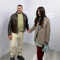 Tak mengherankan jika bintang drama Korea The Glory itu tampak akrab dengan Artistic Director Fendi, Kim Jones. Foto: Instagram