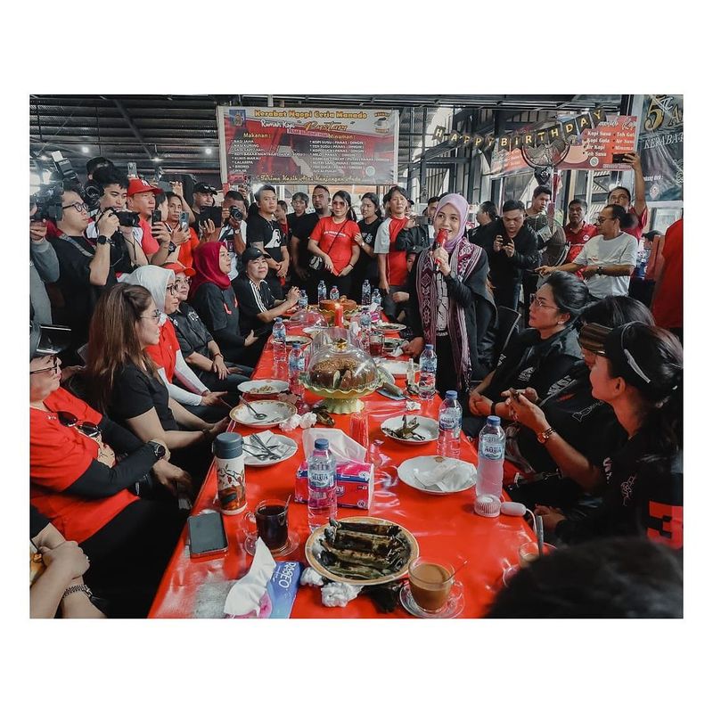 Momen blusukan Atikoh di pasar berbagai daerah