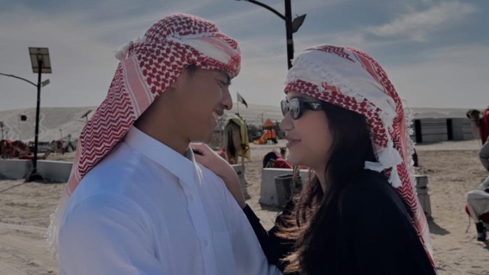 Azizah dan Pratama Arhan di Qatar