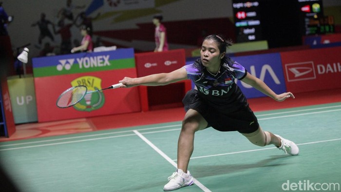 Gregoria Mariska Tunjung tersingkir di perempatfinal Indonesia Masters 2024. Gregoria dijegal eks ratu bulutangkis Nozomi Okuhara usai kalah dua gim langsung.