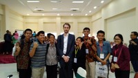 Elo telah diterima bekerja di dua tempat yaitu Australia-Indonesia Disability Research (AIDRAN) yang berpusat di Australia dan sebuah industri kreatif yang berlokasi di Malang sebagai social media officer dan content making. Foto: Dok. Pribadi Elo Mandeville