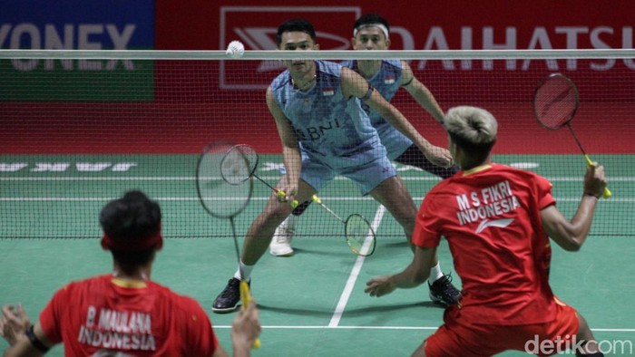 Duel sesama wakil Indonesia terjadi di perempatfinal Indonesia Masters 2024 saat Fajar Alfian/Muhammad Rian Ardianto menghadapi Muhammad Shohibul Fikri/Bagas Maulana di Istora Senayan, Jakarta, Jumat (26/1/2024).