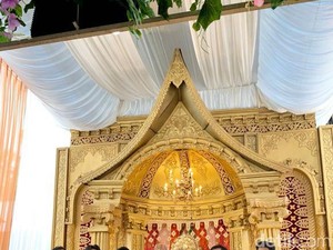 Agak Lain! Viral Pria-pria di Sumbar Ini Kondangan Pakai Daster Emak-emak