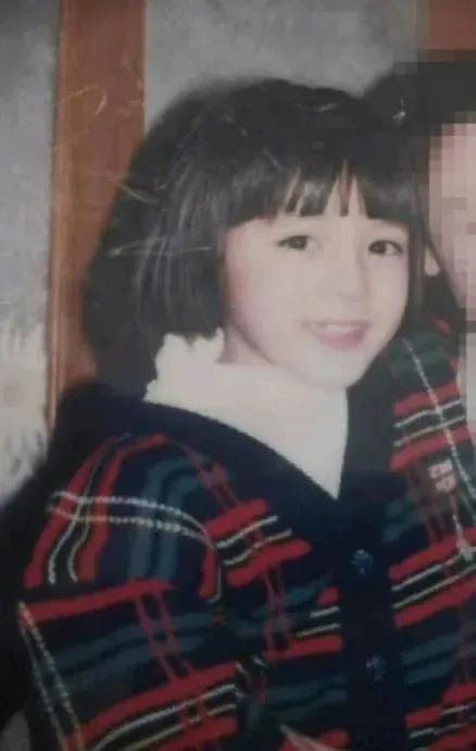 Foto Masa Kecil Dilraba Dilmurat